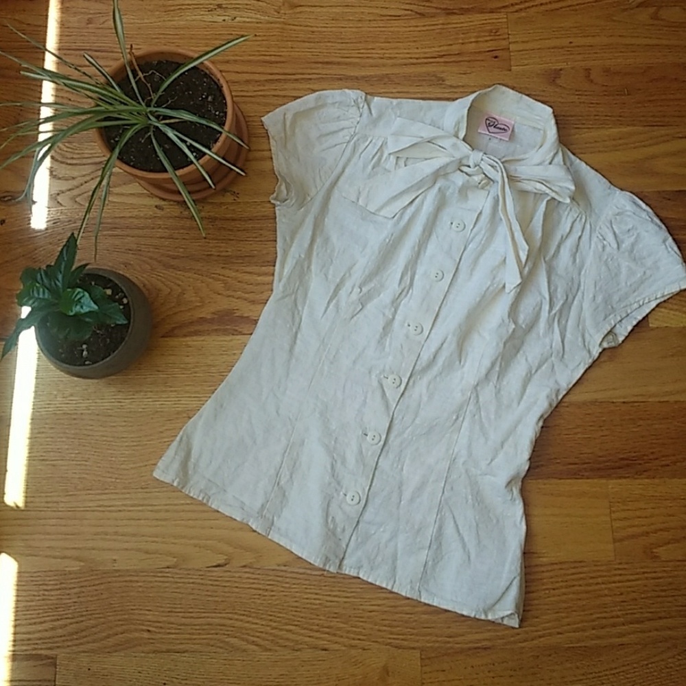 Heart of Haute tie front blouse